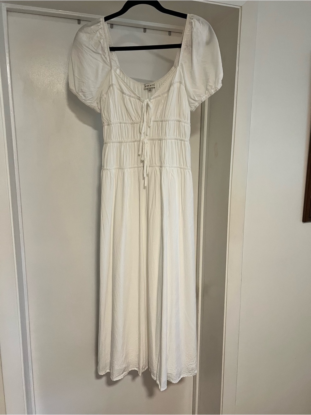 Moon River White Puff-Sleeve Midi Dress
